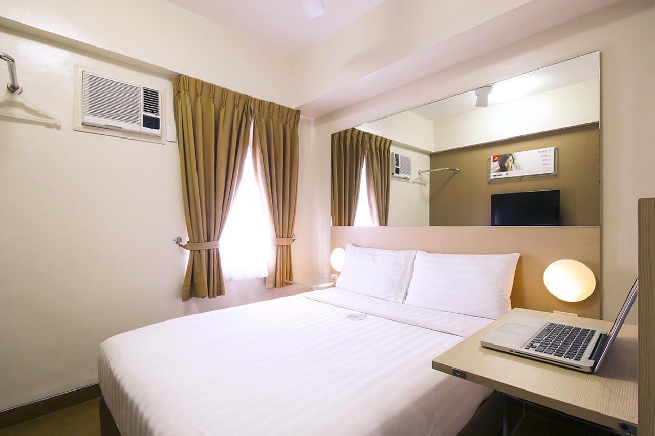 Red Planet Clark Angeles City Eksteriør bilde